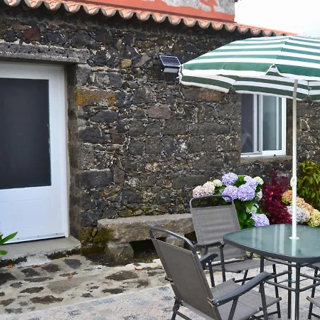 Villa Azores Element
